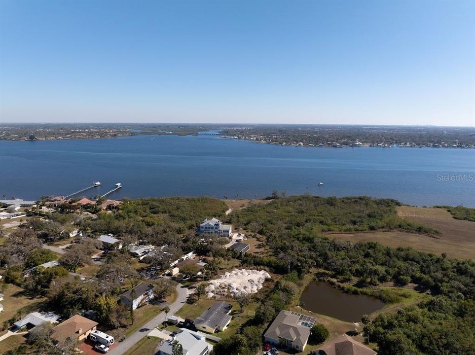 На продажу: $260,000 (0.52 acres)