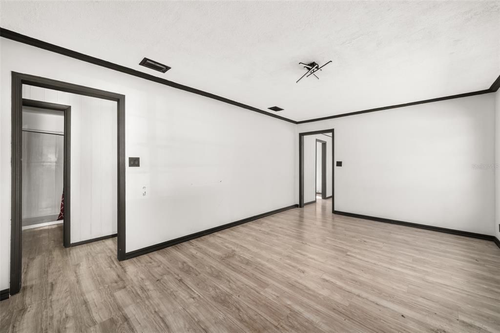 На продажу: $155,000 (3 спален, 1 ванн, 988 Квадратных фут)