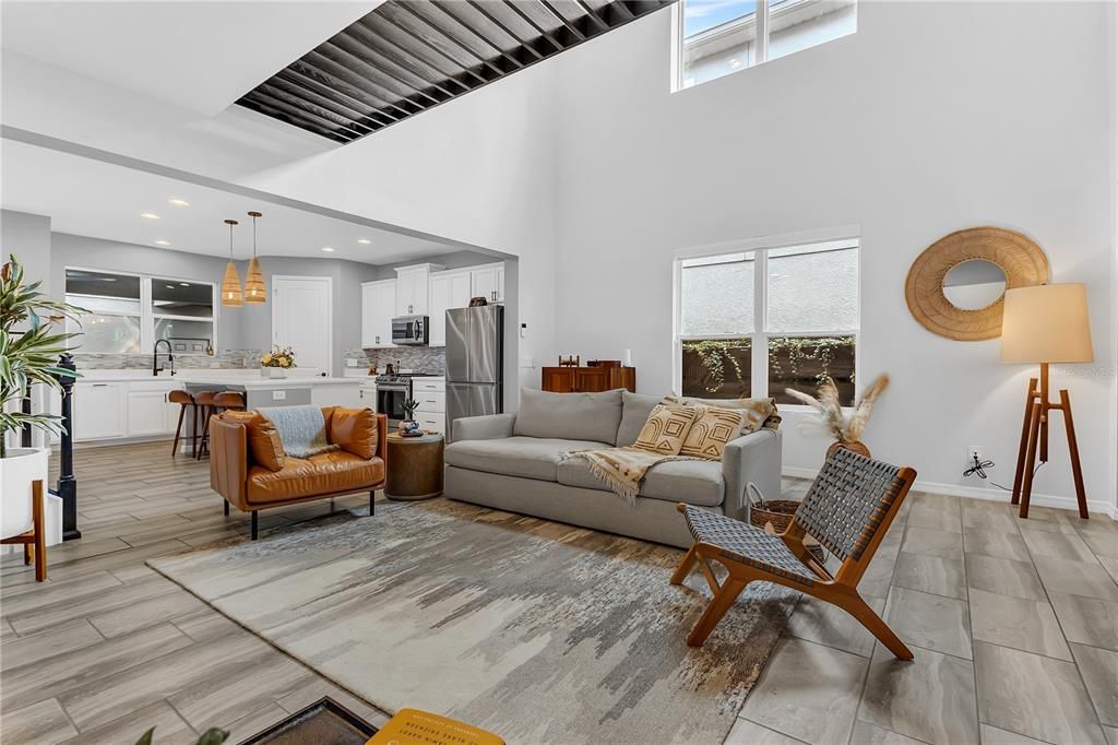 Activo con contrato: $720,000 (5 camas, 3 baños, 2934 Pies cuadrados)