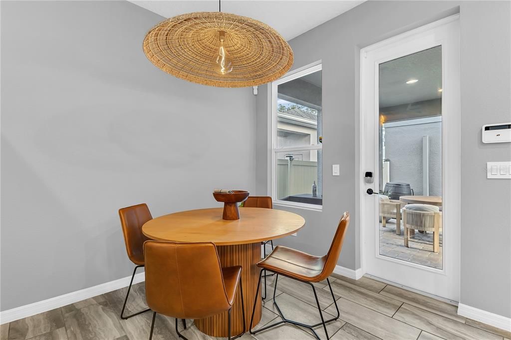 Activo con contrato: $720,000 (5 camas, 3 baños, 2934 Pies cuadrados)