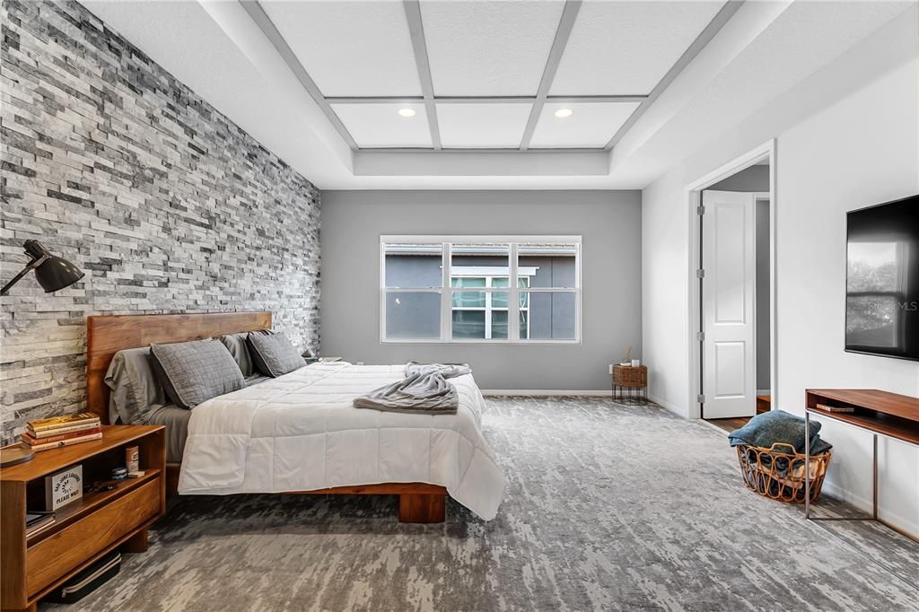 Activo con contrato: $720,000 (5 camas, 3 baños, 2934 Pies cuadrados)