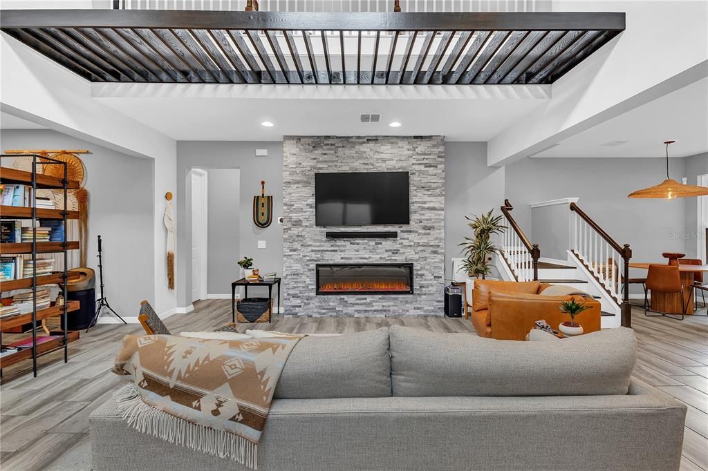 Activo con contrato: $720,000 (5 camas, 3 baños, 2934 Pies cuadrados)