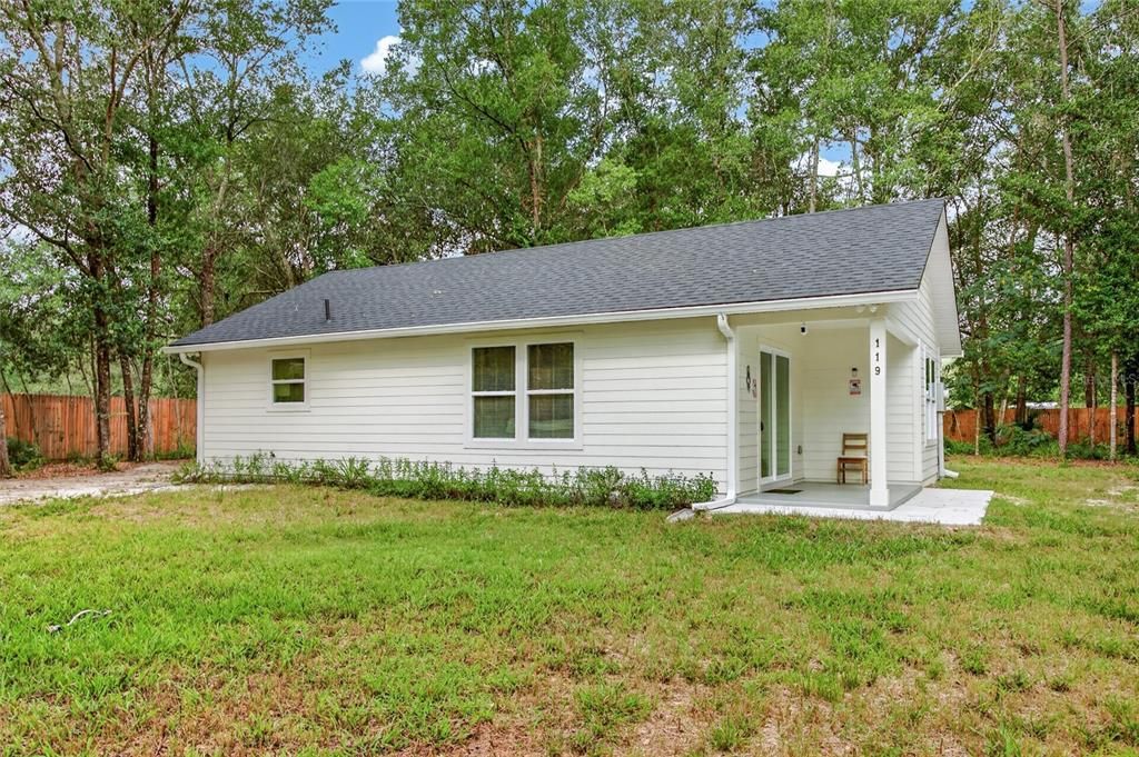 For Sale: $189,900 (1 beds, 1 baths, 898 Square Feet)