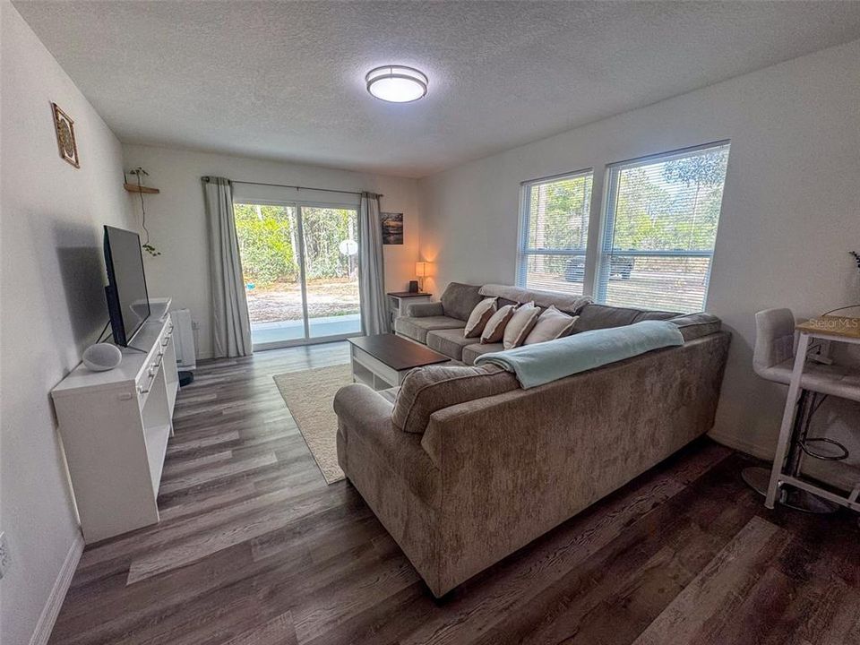 En Venta: $197,000 (1 camas, 1 baños, 898 Pies cuadrados)