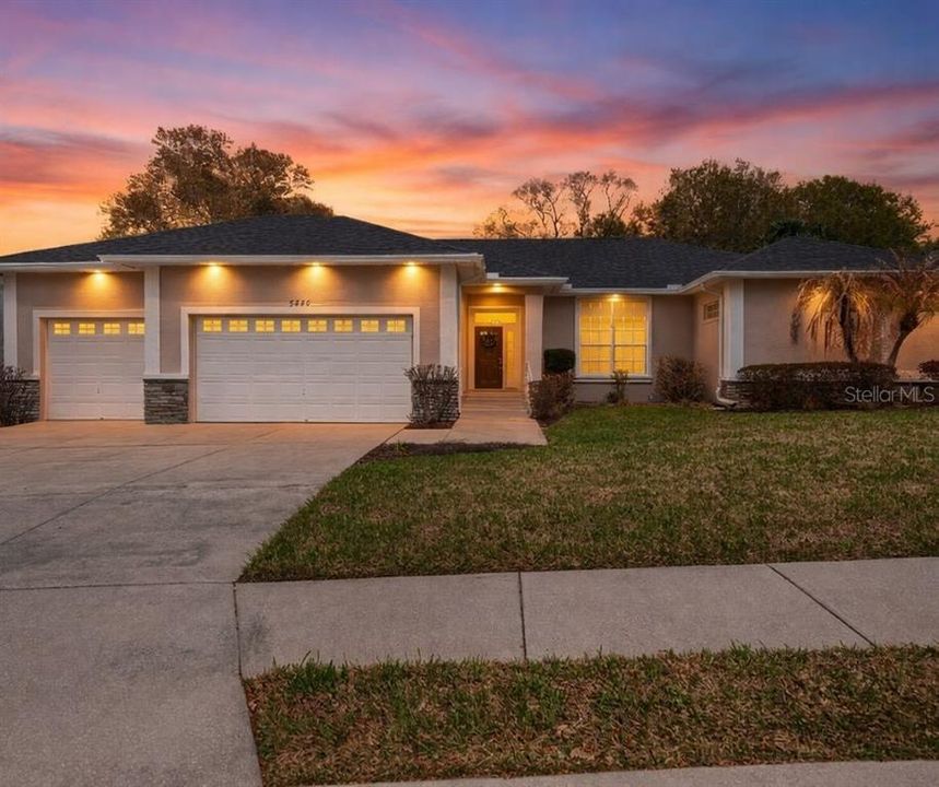 Active With Contract: $460,000 (3 beds, 2 baths, 2230 Square Feet)