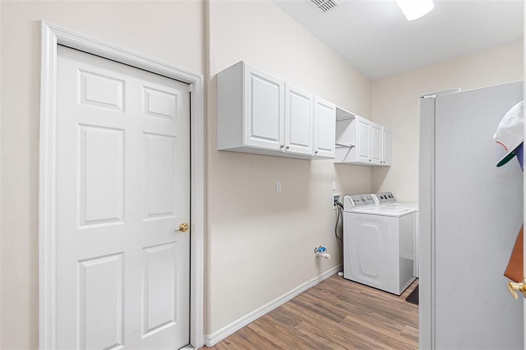 Active With Contract: $460,000 (3 beds, 2 baths, 2230 Square Feet)