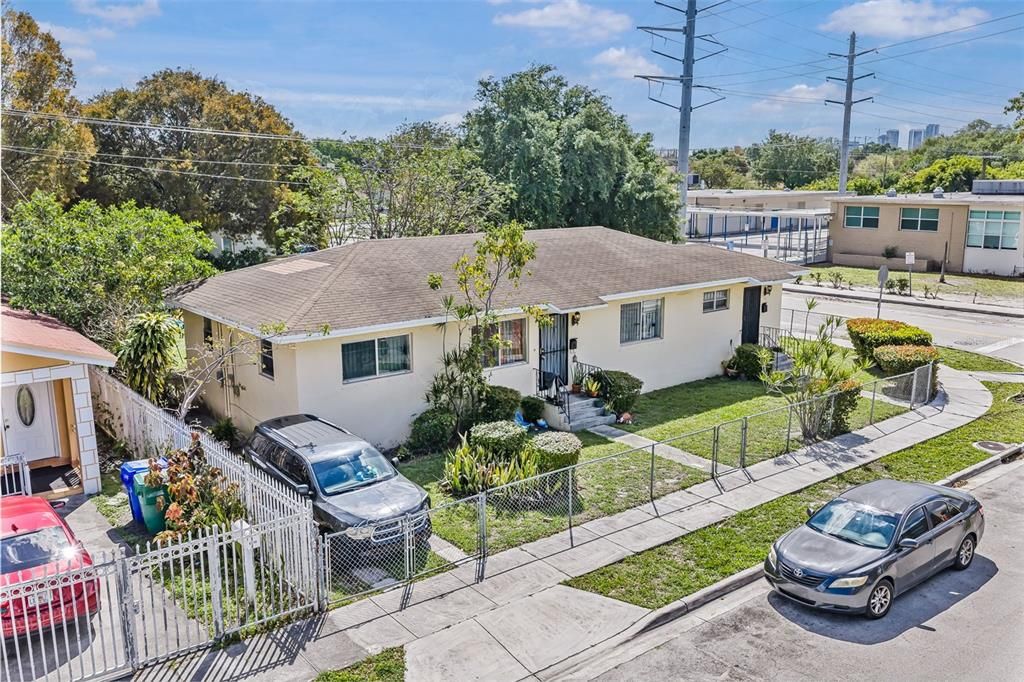 For Sale: $600,000 (4 beds, 0 baths, 1408 Square Feet)