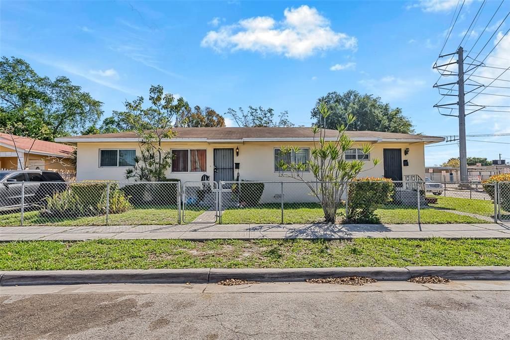 For Sale: $600,000 (4 beds, 0 baths, 1408 Square Feet)
