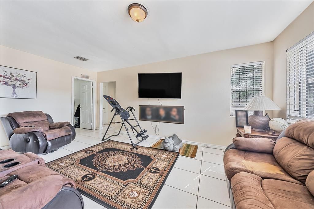 For Sale: $600,000 (4 beds, 0 baths, 1408 Square Feet)