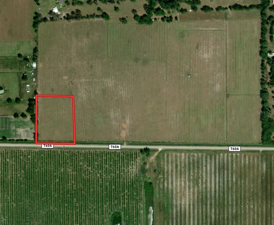 En Venta: $140,000 (5.56 acres)