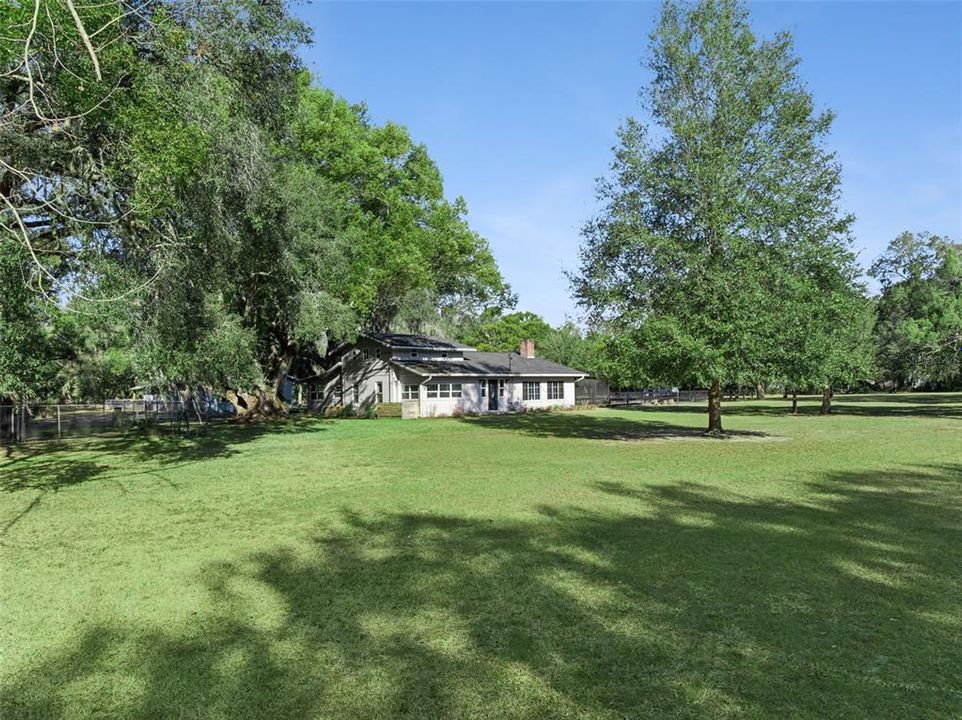 En Venta: $599,000 (2 camas, 2 baños, 2204 Pies cuadrados)