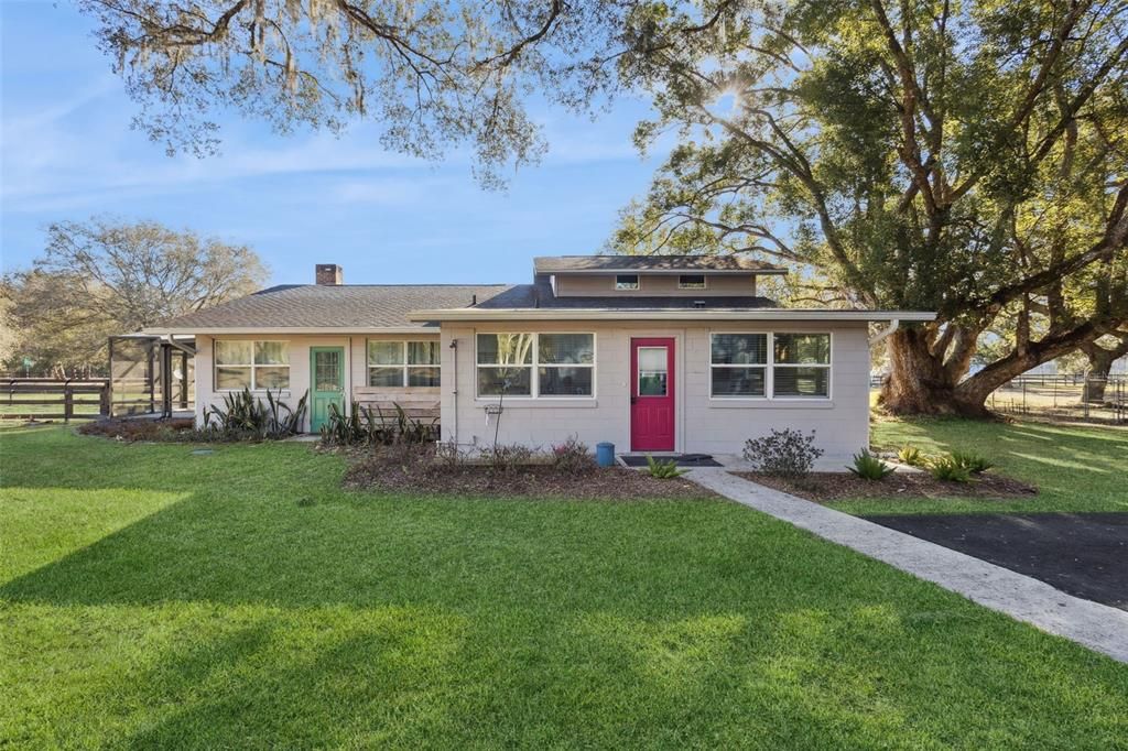 En Venta: $599,000 (2 camas, 2 baños, 2204 Pies cuadrados)