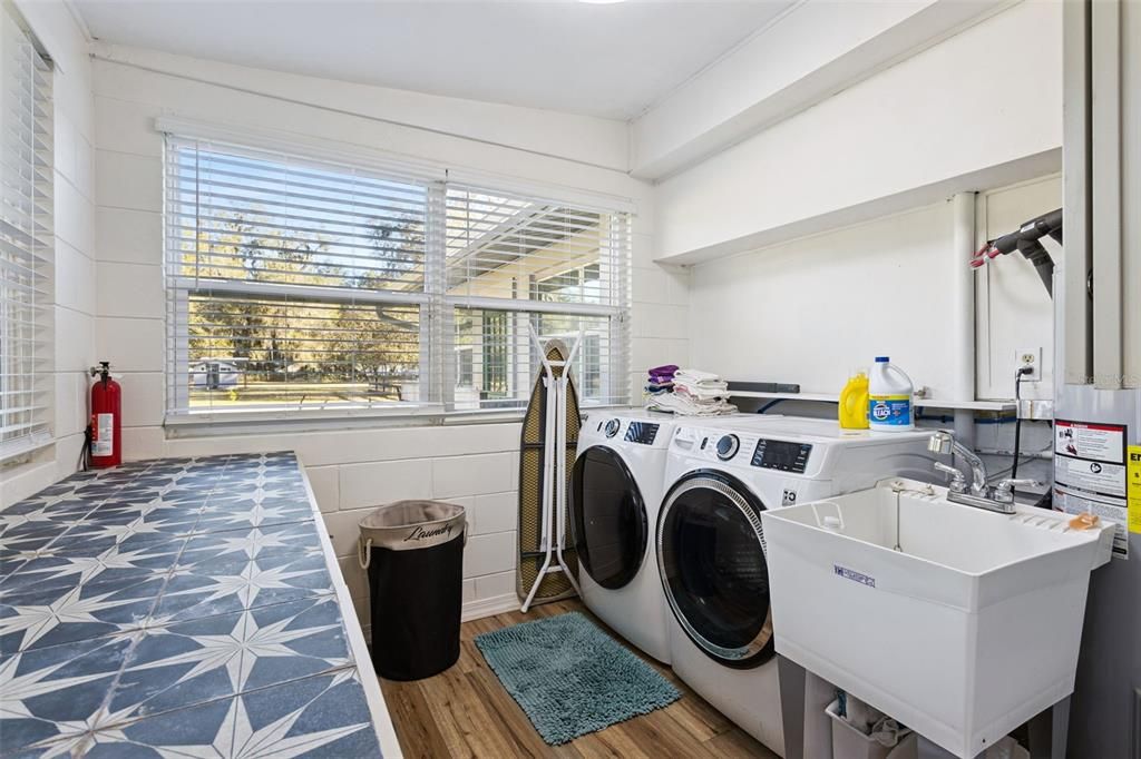 En Venta: $599,000 (2 camas, 2 baños, 2204 Pies cuadrados)