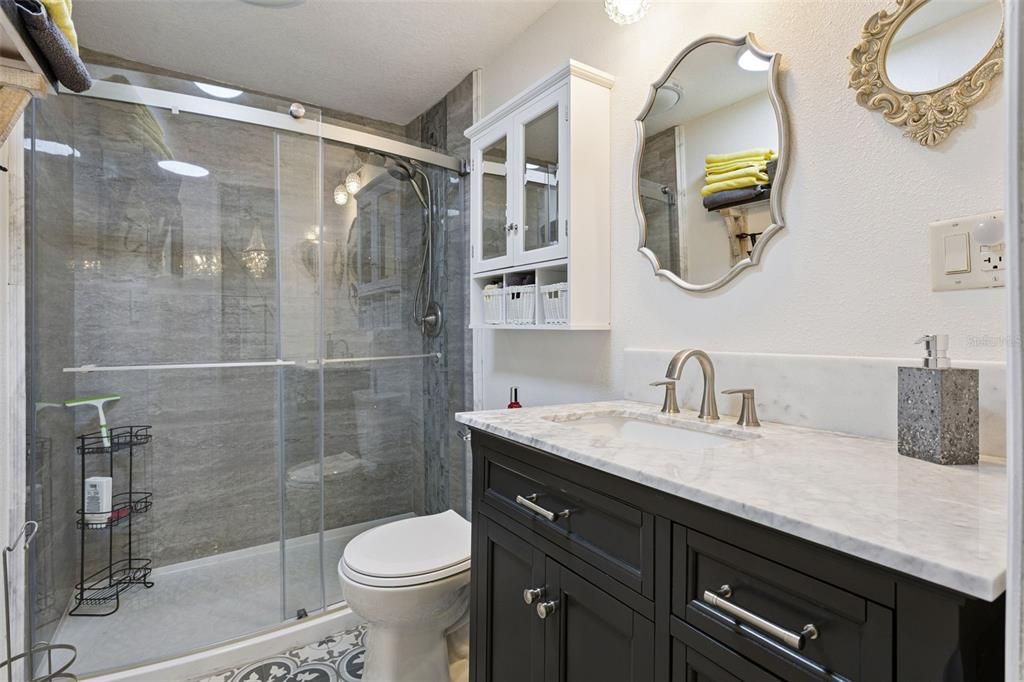 En Venta: $599,000 (2 camas, 2 baños, 2204 Pies cuadrados)
