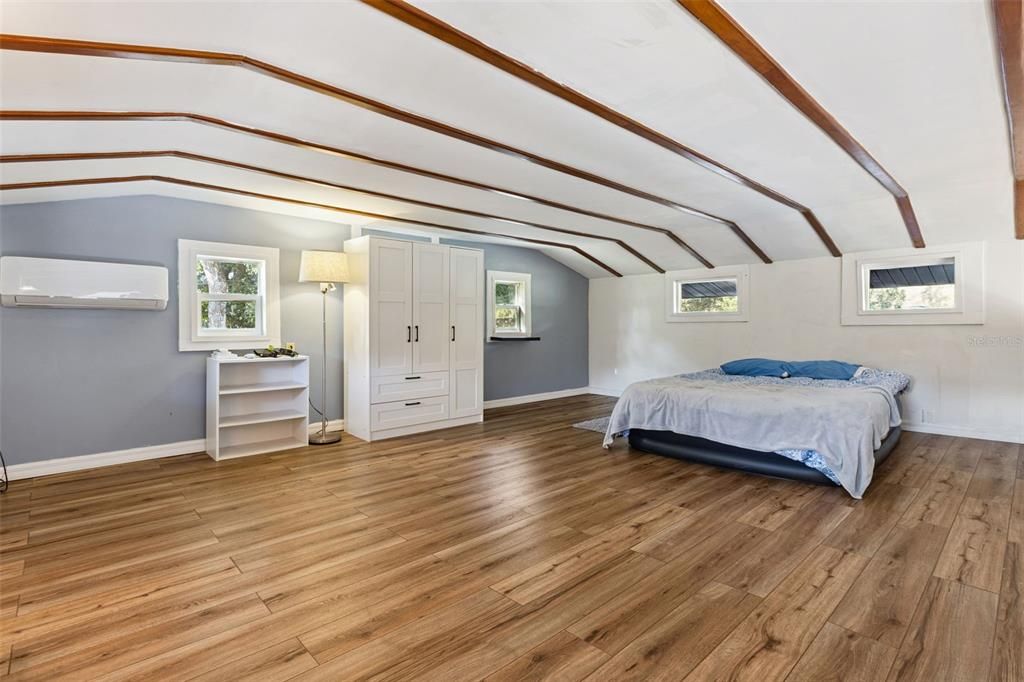 En Venta: $599,000 (2 camas, 2 baños, 2204 Pies cuadrados)