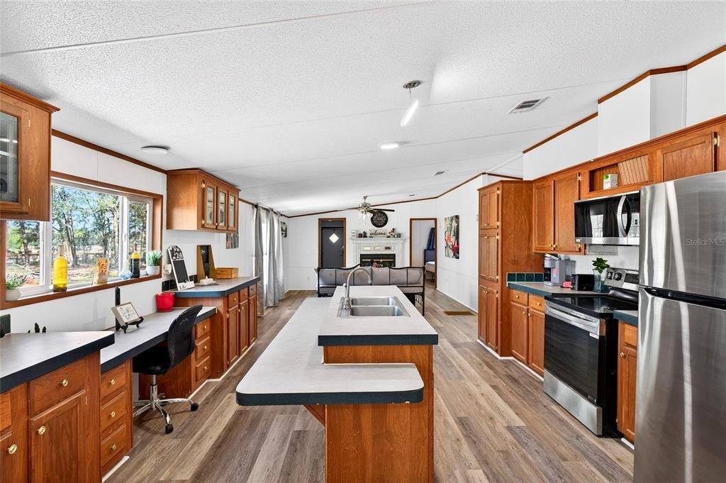 На продажу: $699,900 (5 спален, 3 ванн, 2280 Квадратных фут)