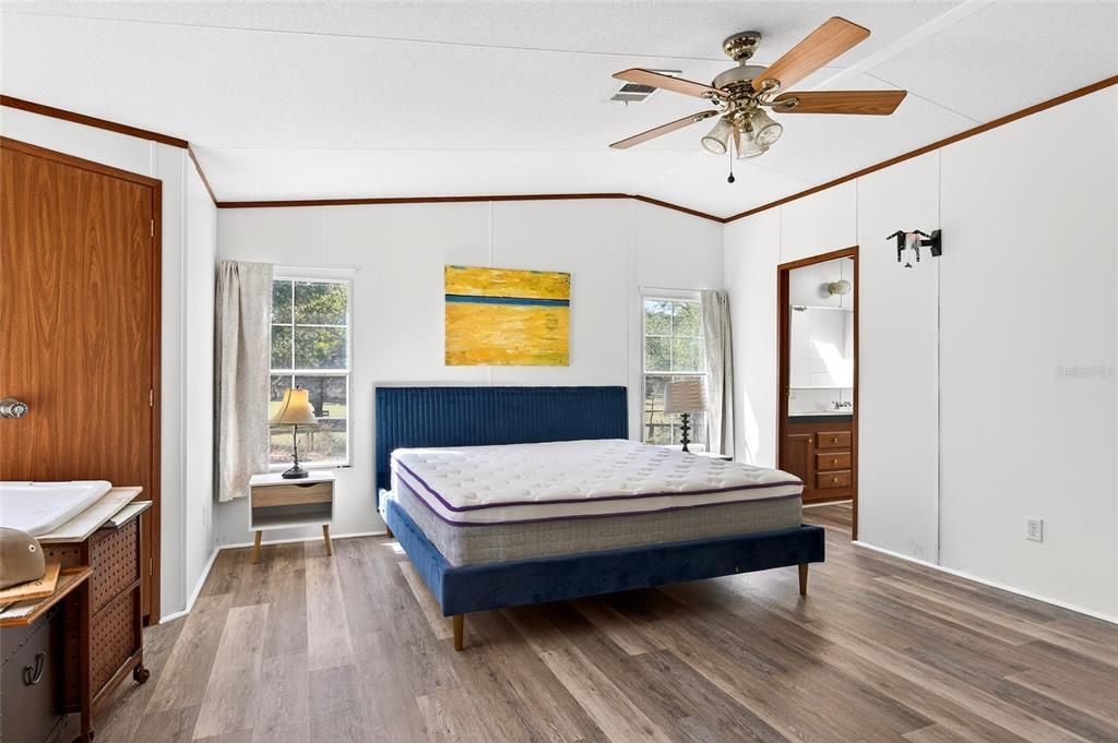 На продажу: $699,900 (5 спален, 3 ванн, 2280 Квадратных фут)