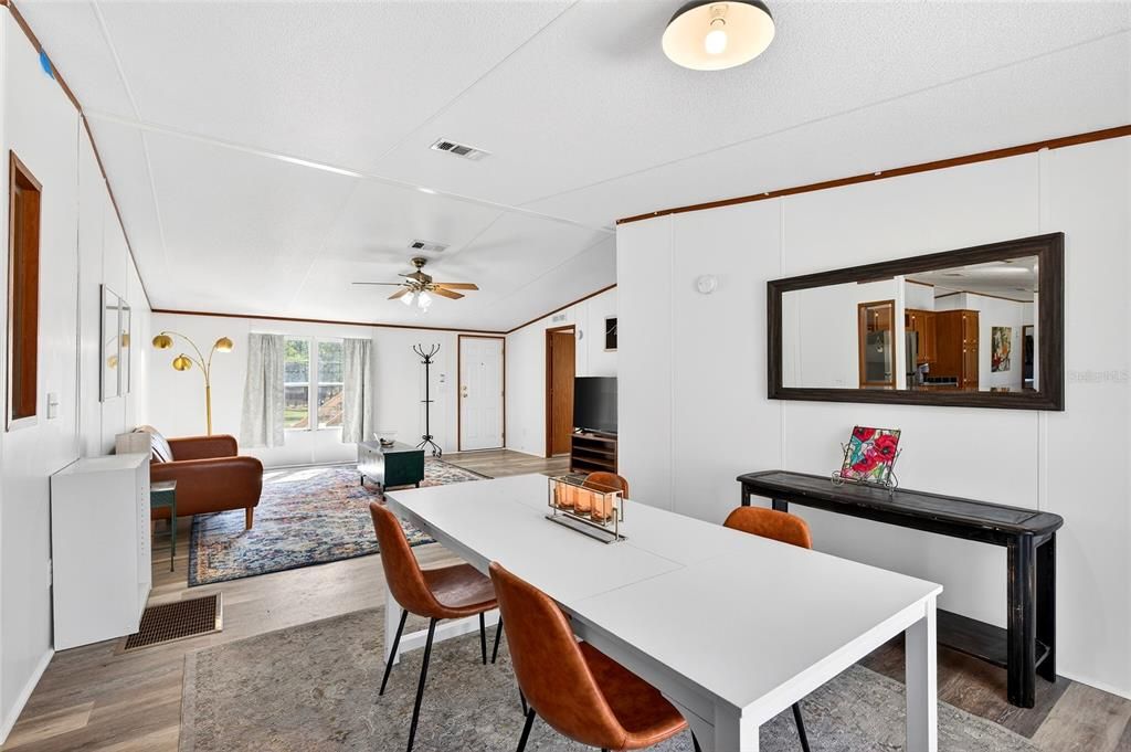 На продажу: $699,900 (5 спален, 3 ванн, 2280 Квадратных фут)