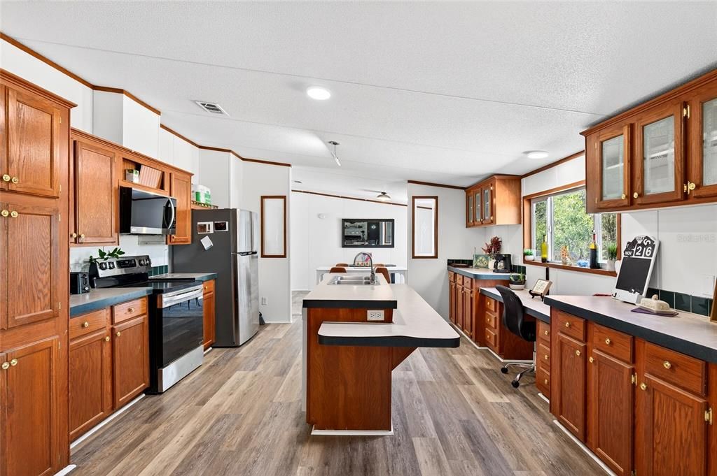 На продажу: $699,900 (5 спален, 3 ванн, 2280 Квадратных фут)