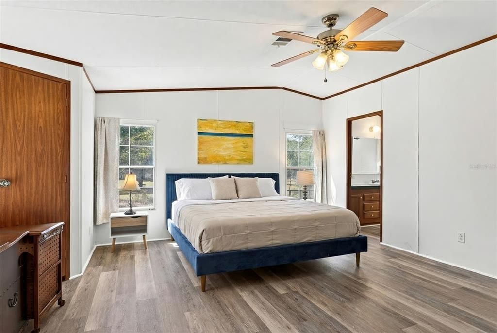 На продажу: $699,900 (5 спален, 3 ванн, 2280 Квадратных фут)