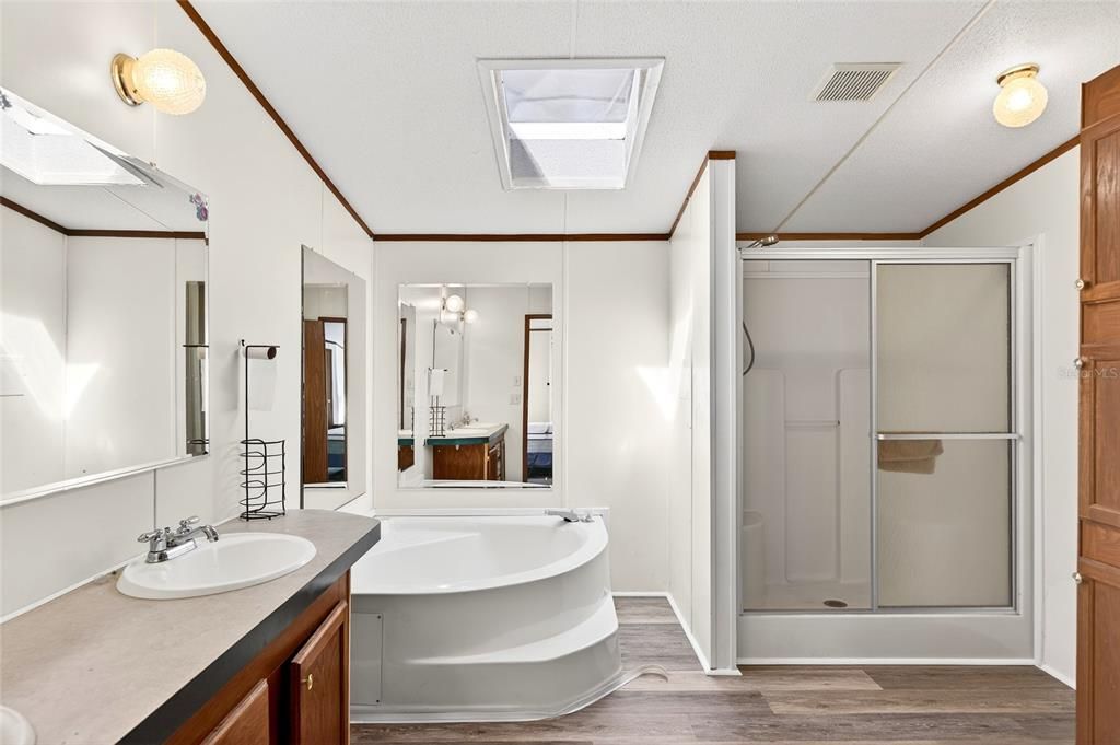 На продажу: $699,900 (5 спален, 3 ванн, 2280 Квадратных фут)