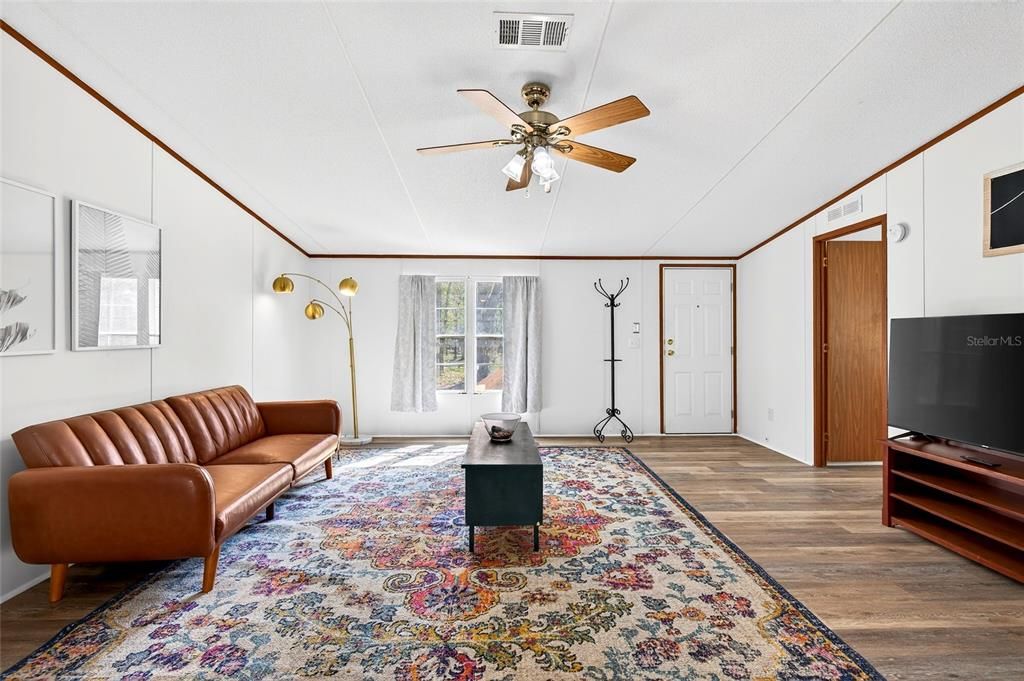 На продажу: $699,900 (5 спален, 3 ванн, 2280 Квадратных фут)