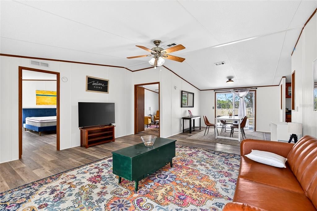 На продажу: $699,900 (5 спален, 3 ванн, 2280 Квадратных фут)