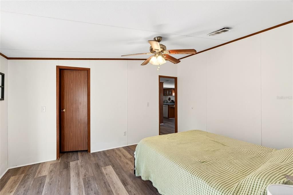 На продажу: $699,900 (5 спален, 3 ванн, 2280 Квадратных фут)