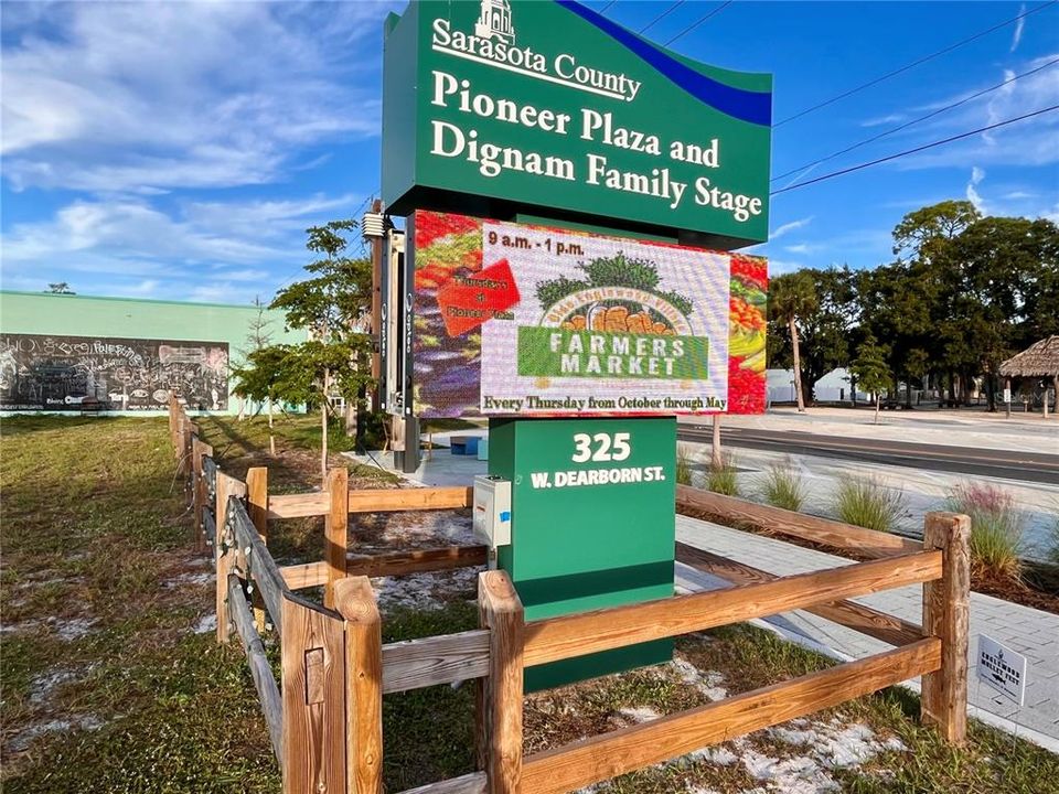 Active With Contract: $319,000 (2 beds, 2 baths, 1366 Square Feet)