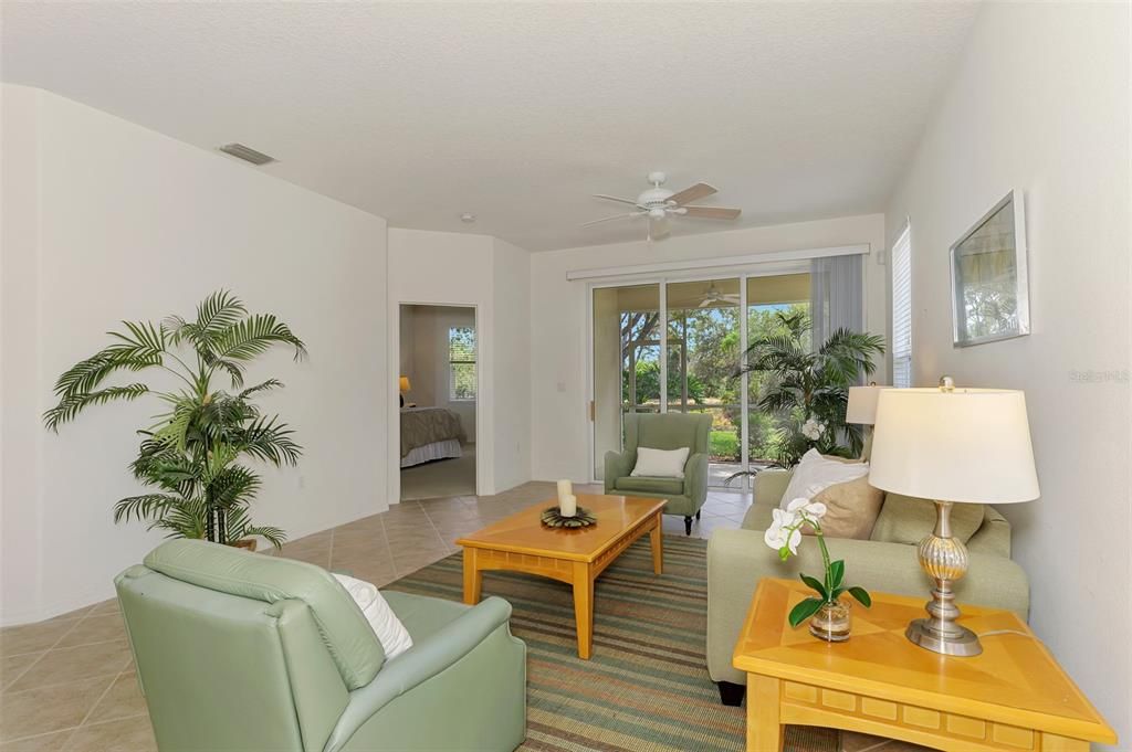 Active With Contract: $319,000 (2 beds, 2 baths, 1366 Square Feet)