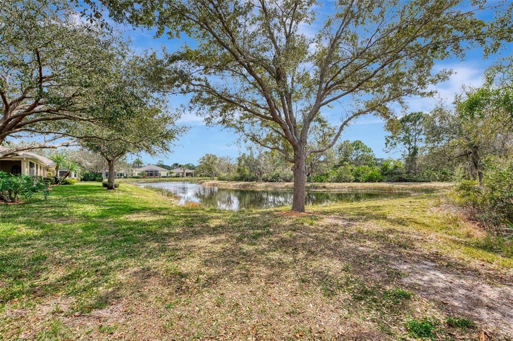 Active With Contract: $319,000 (2 beds, 2 baths, 1366 Square Feet)