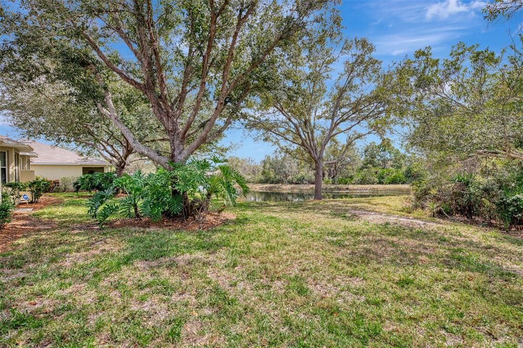 Active With Contract: $319,000 (2 beds, 2 baths, 1366 Square Feet)