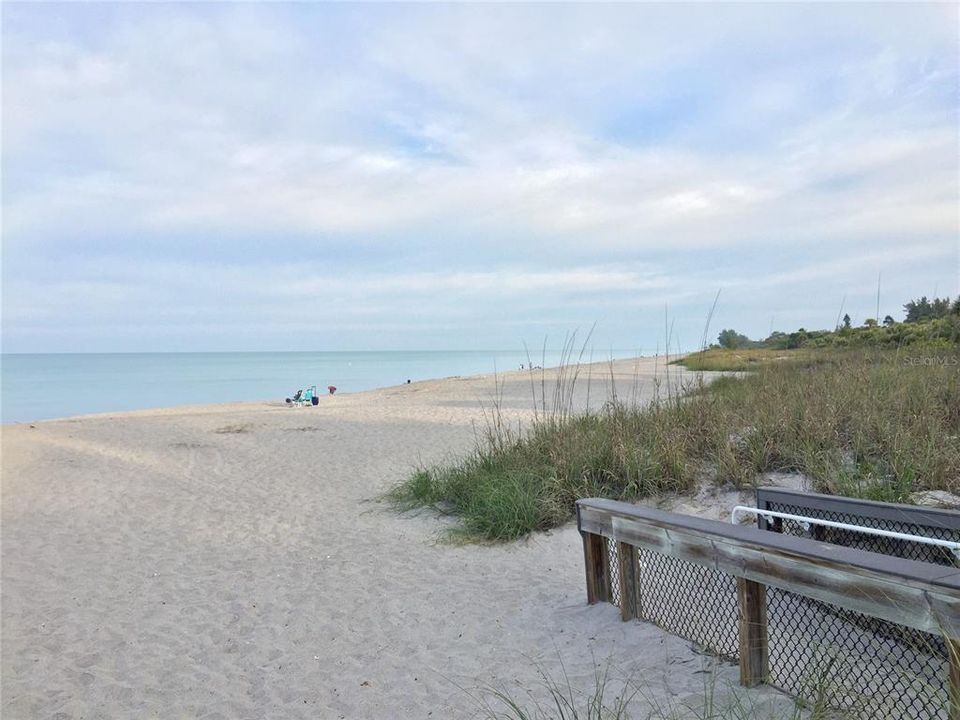 Active With Contract: $319,000 (2 beds, 2 baths, 1366 Square Feet)