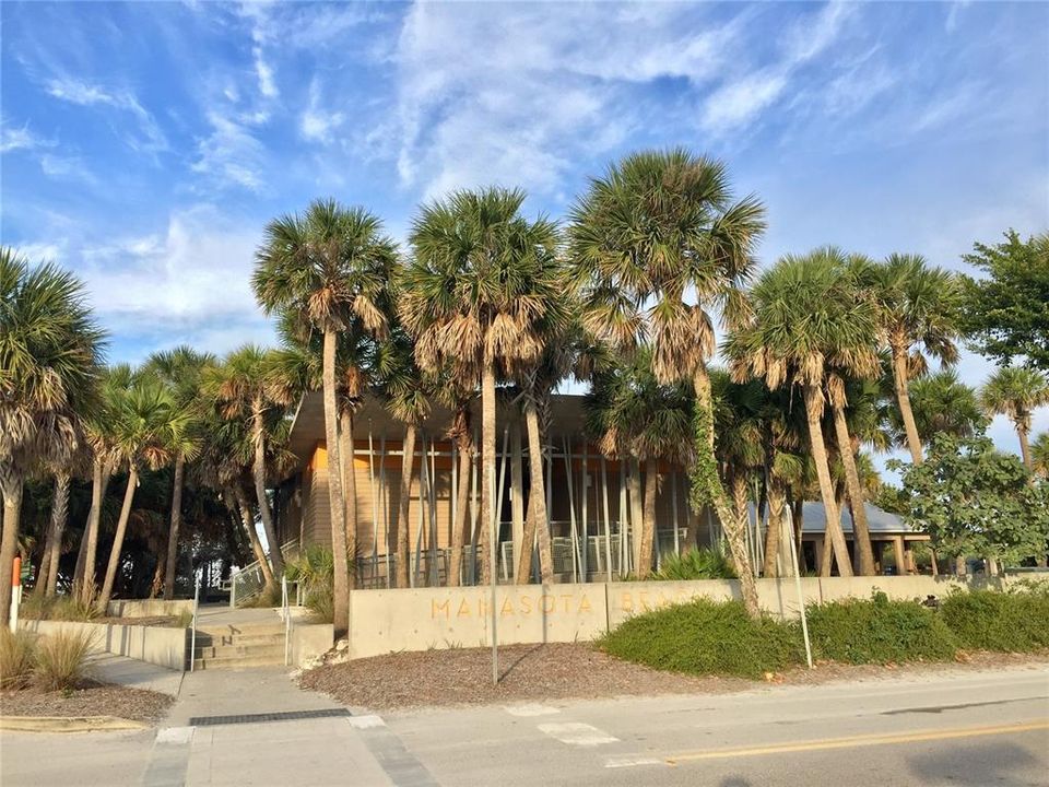 Active With Contract: $319,000 (2 beds, 2 baths, 1366 Square Feet)