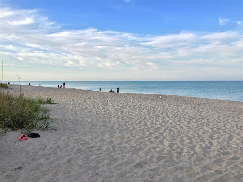 Active With Contract: $319,000 (2 beds, 2 baths, 1366 Square Feet)