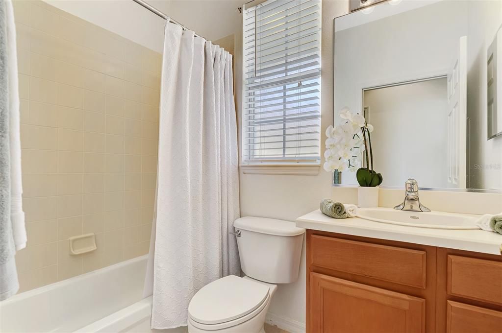 Active With Contract: $319,000 (2 beds, 2 baths, 1366 Square Feet)