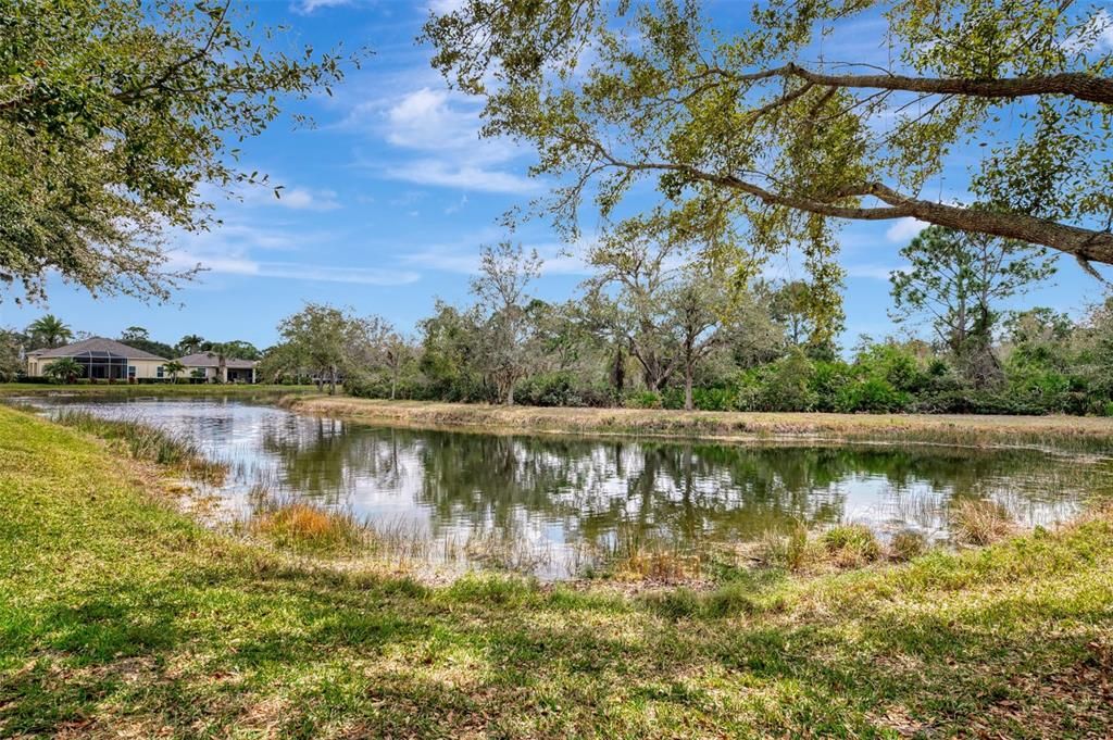 Active With Contract: $319,000 (2 beds, 2 baths, 1366 Square Feet)