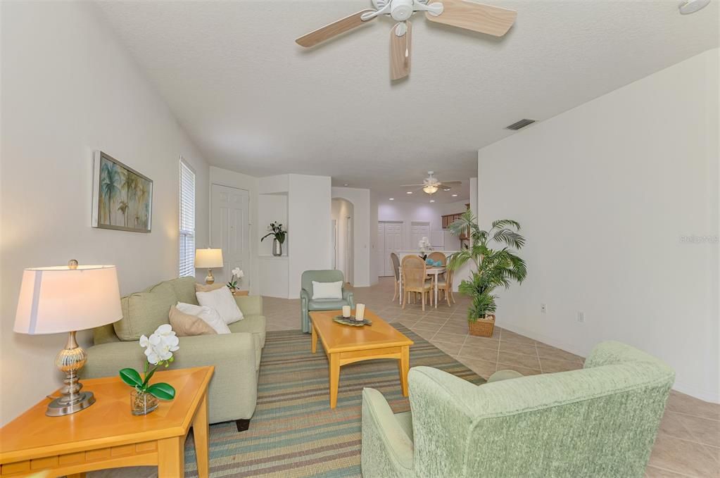 Active With Contract: $319,000 (2 beds, 2 baths, 1366 Square Feet)