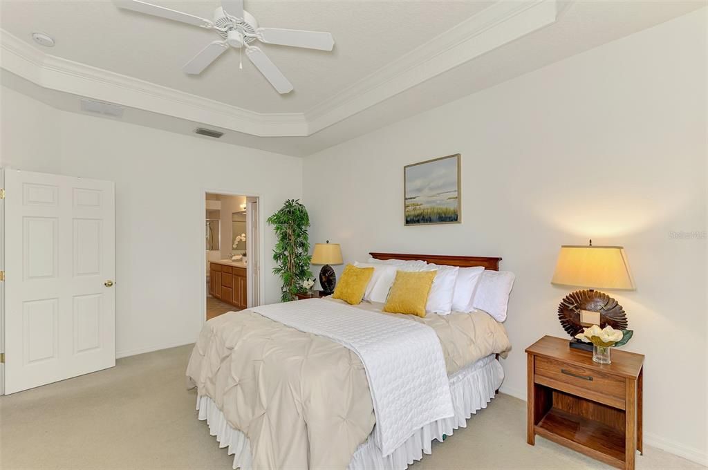 Active With Contract: $319,000 (2 beds, 2 baths, 1366 Square Feet)