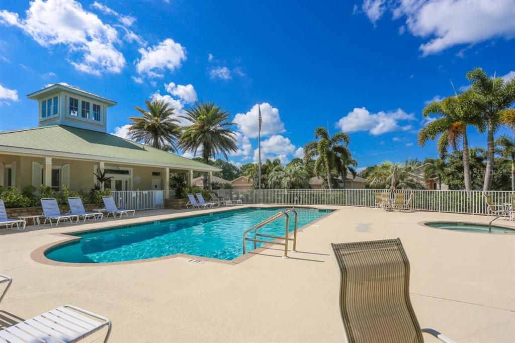 Active With Contract: $319,000 (2 beds, 2 baths, 1366 Square Feet)