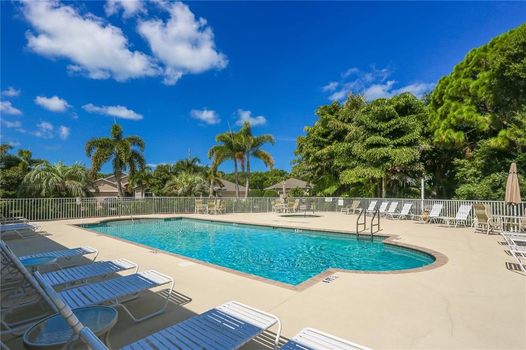 Active With Contract: $319,000 (2 beds, 2 baths, 1366 Square Feet)