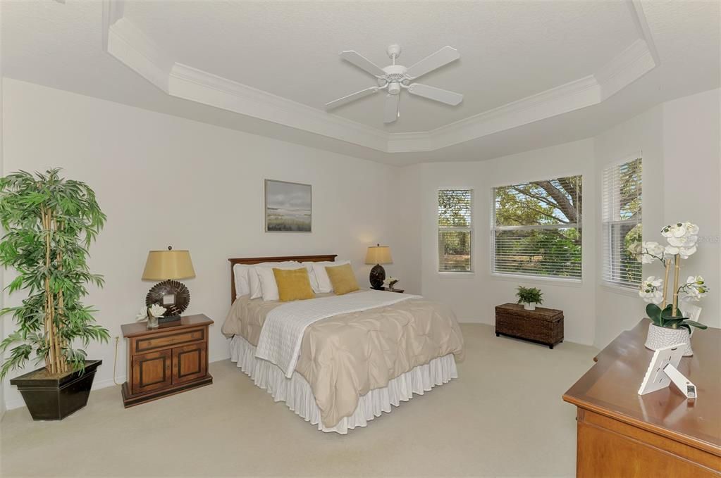 Active With Contract: $319,000 (2 beds, 2 baths, 1366 Square Feet)