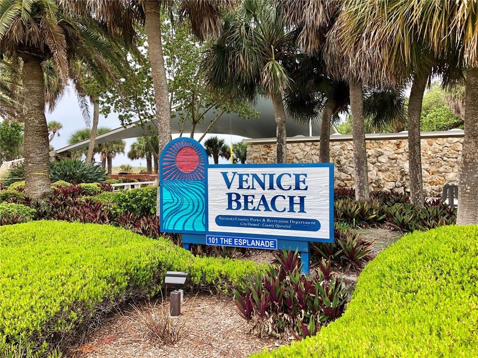 Active With Contract: $319,000 (2 beds, 2 baths, 1366 Square Feet)