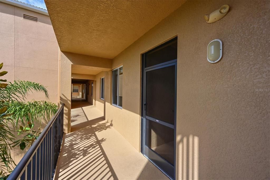 Activo con contrato: $215,000 (2 camas, 2 baños, 1156 Pies cuadrados)