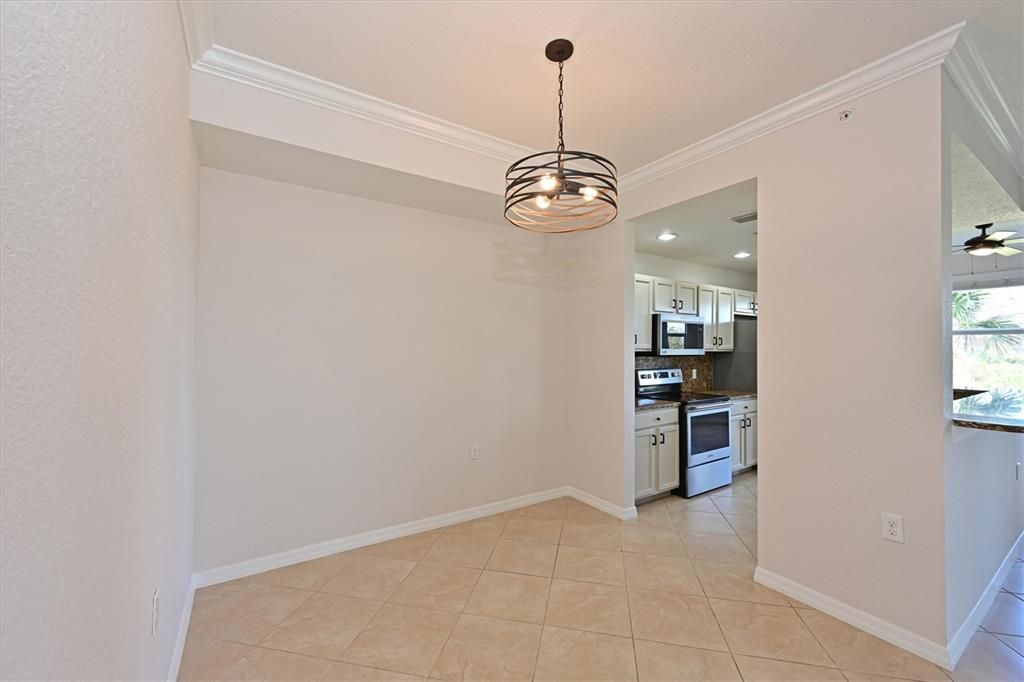 Activo con contrato: $215,000 (2 camas, 2 baños, 1156 Pies cuadrados)