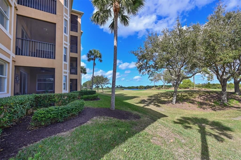 Activo con contrato: $215,000 (2 camas, 2 baños, 1156 Pies cuadrados)