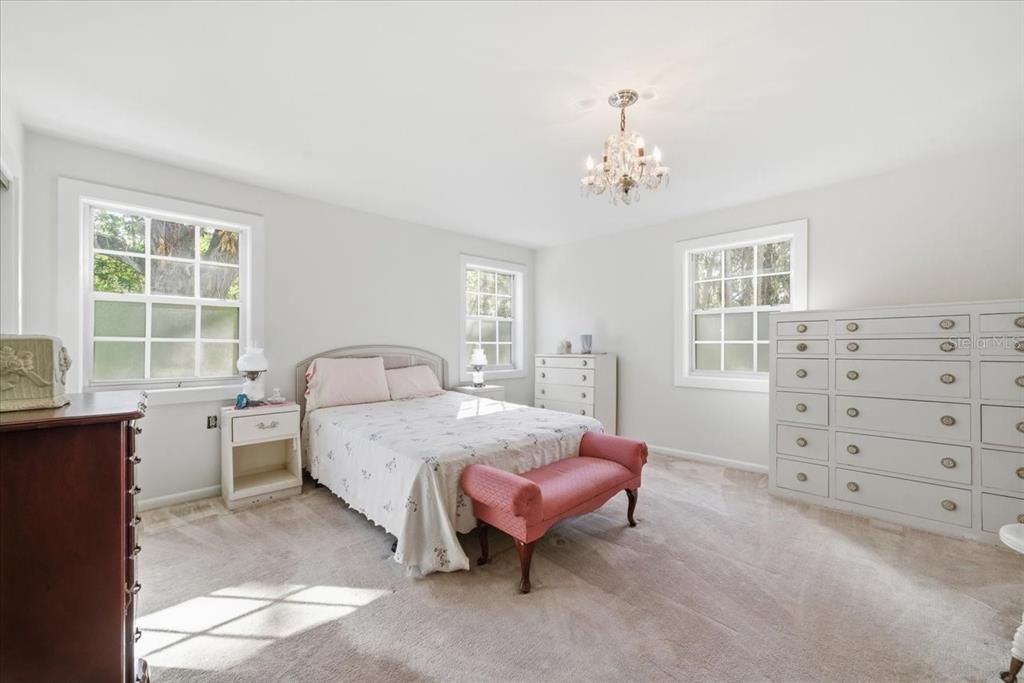 En Venta: $450,000 (3 camas, 1 baños, 1200 Pies cuadrados)