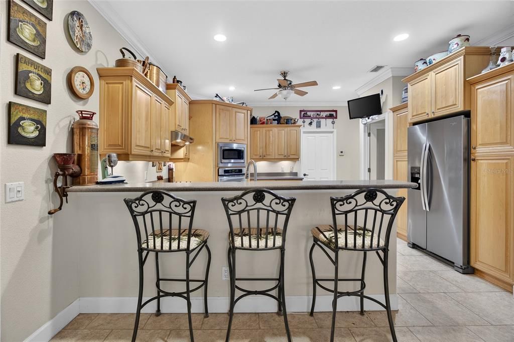 For Sale: $899,900 (5 beds, 2 baths, 3645 Square Feet)