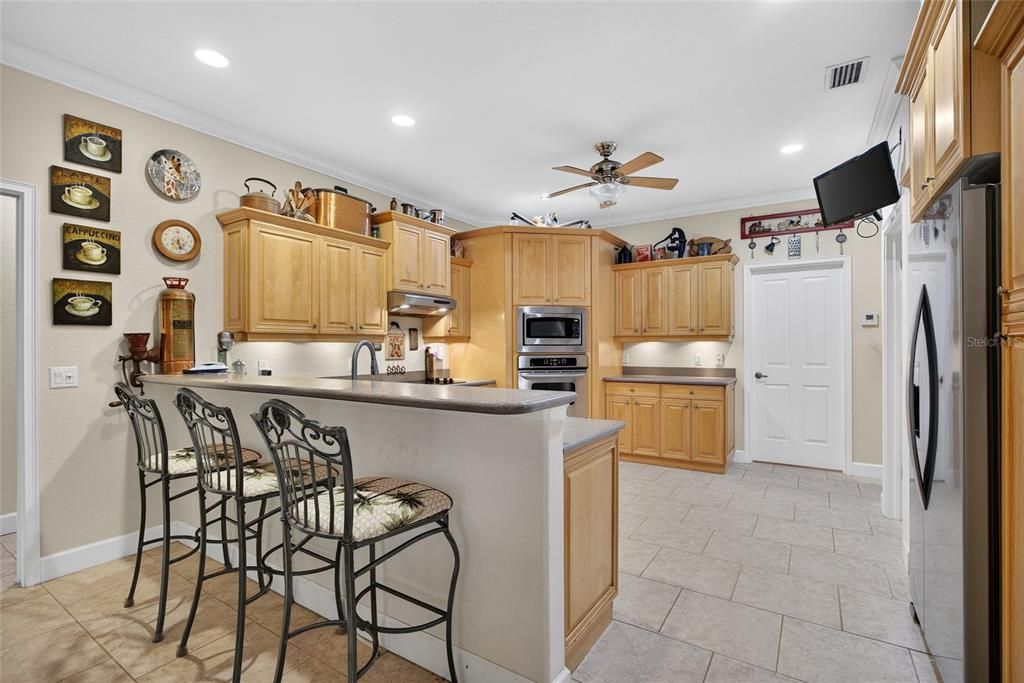 For Sale: $899,900 (5 beds, 2 baths, 3645 Square Feet)
