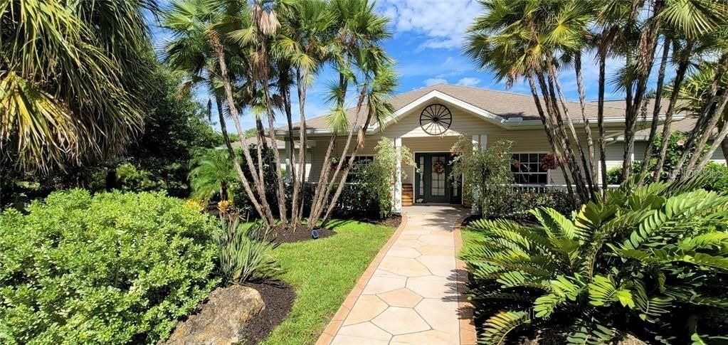 For Sale: $899,900 (5 beds, 2 baths, 3645 Square Feet)